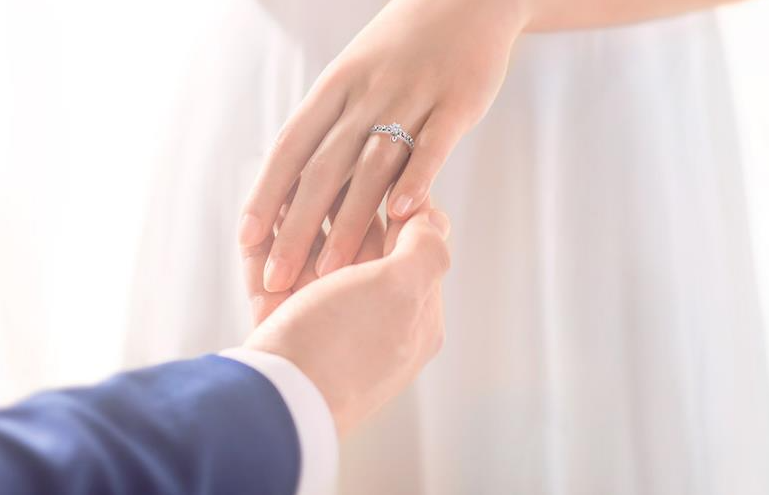 绍兴个人侦探联系方式：两口子吵架了两个人冷战怎么处理